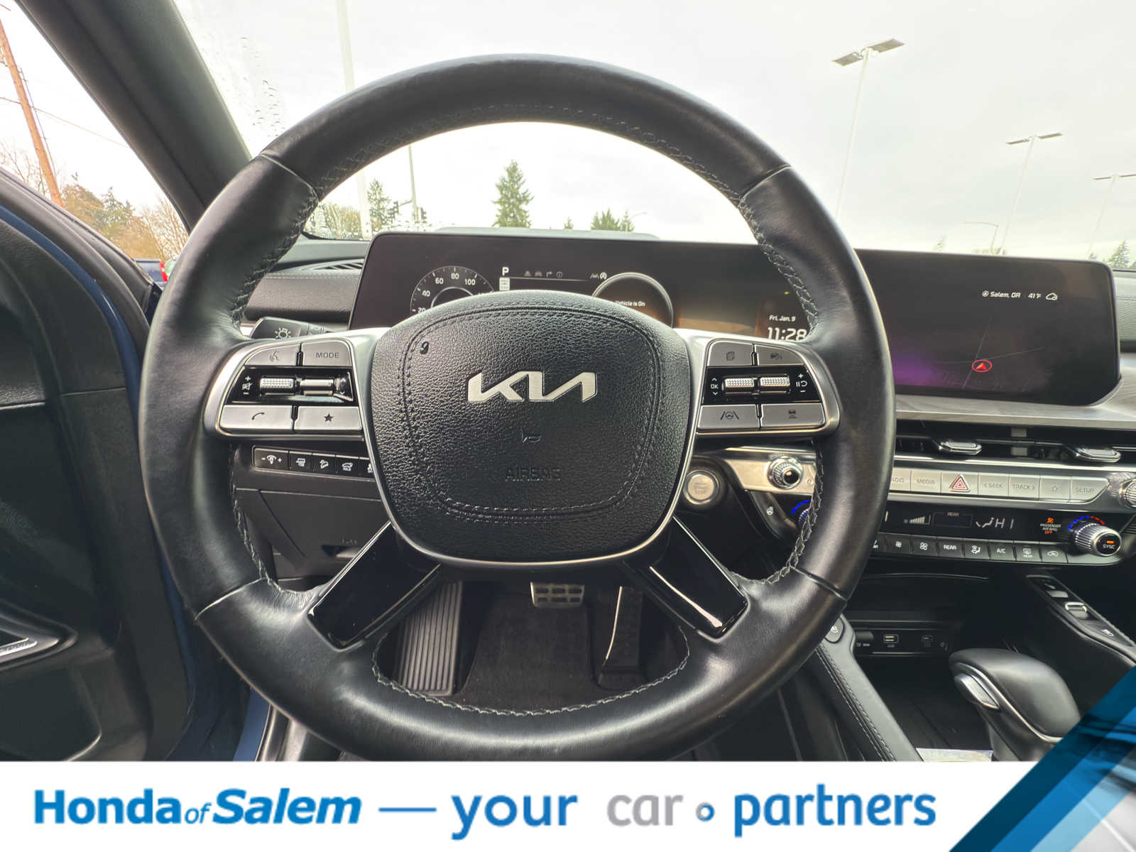 Thumbnail: 2023 Kia Telluride - 21