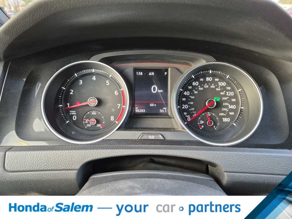 Thumbnail: 2017 Volkswagen Golf - 18