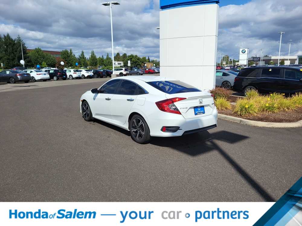 2018 Honda Civic Touring photo 4