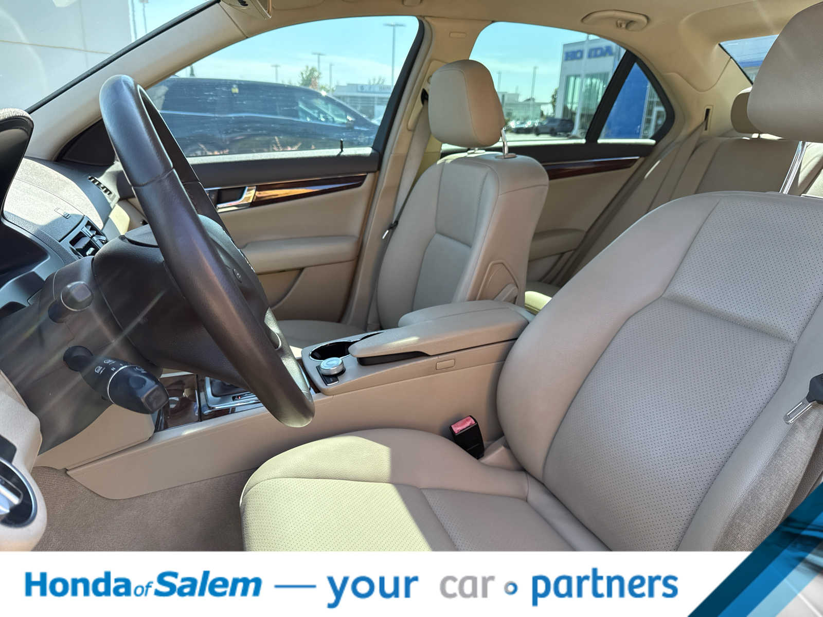 Thumbnail: 2011 Mercedes-Benz C-Class - 14