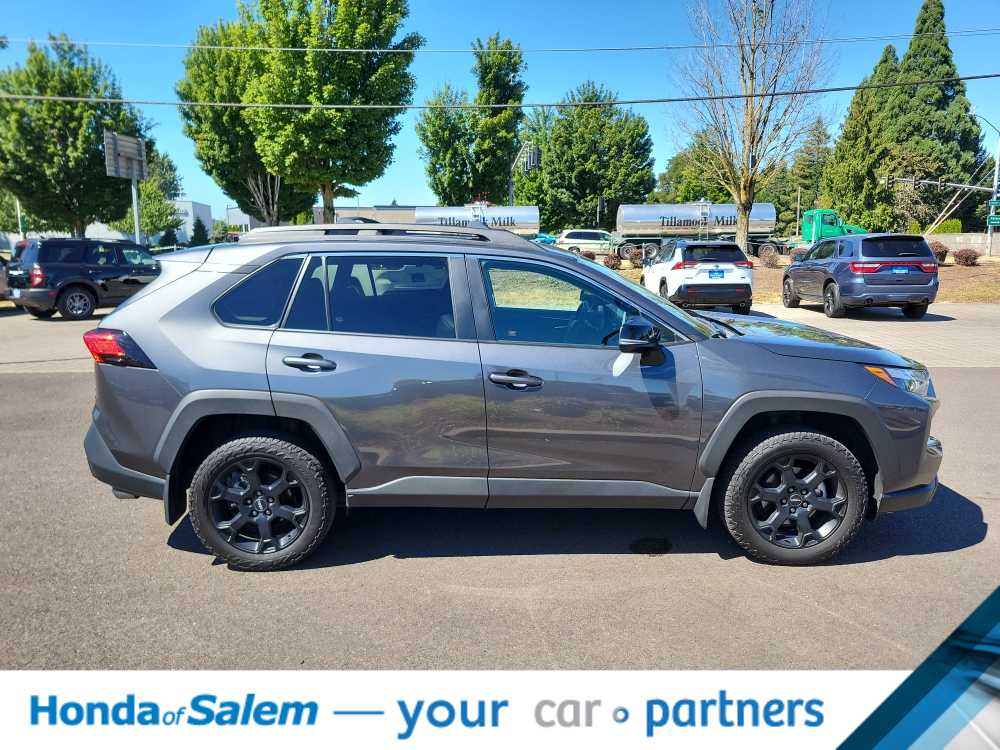 Thumbnail: 2022 Toyota RAV4 - 23