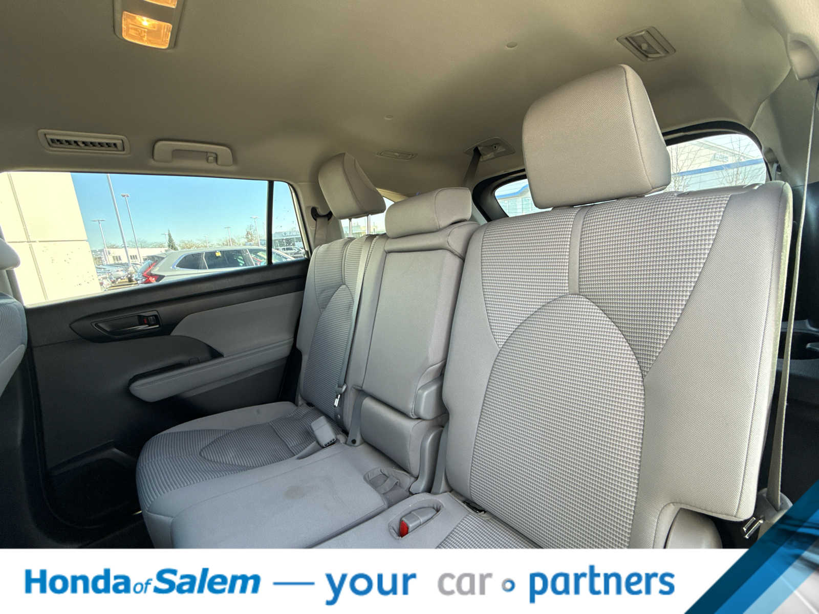 Thumbnail: 2023 Toyota Highlander - 13