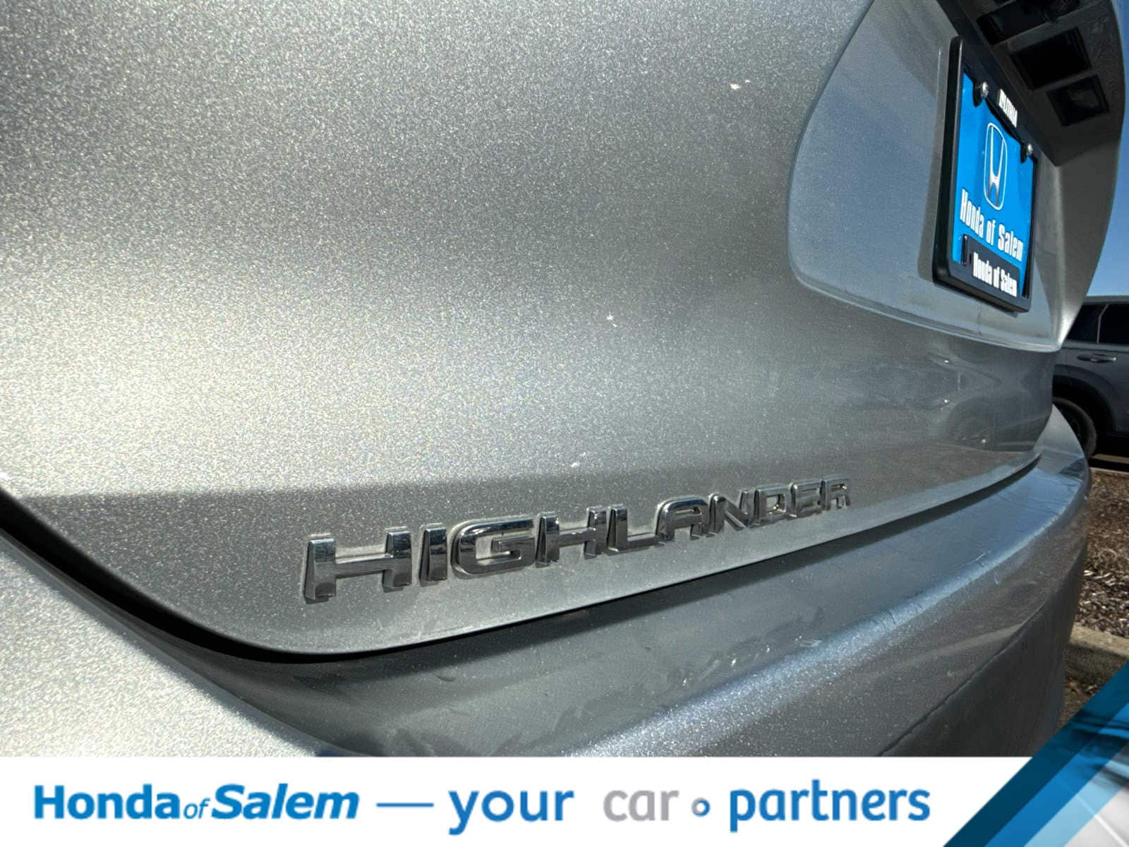 Thumbnail: 2023 Toyota Highlander - 7