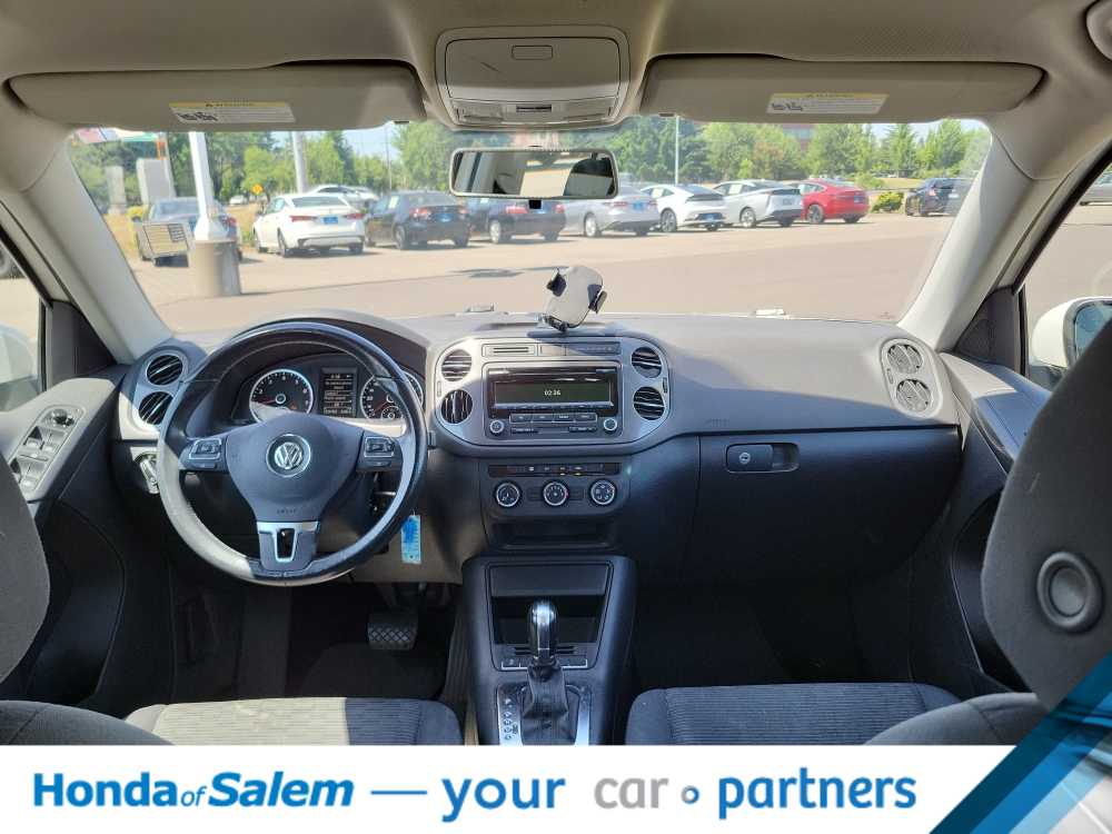 2013 Volkswagen Tiguan S 10