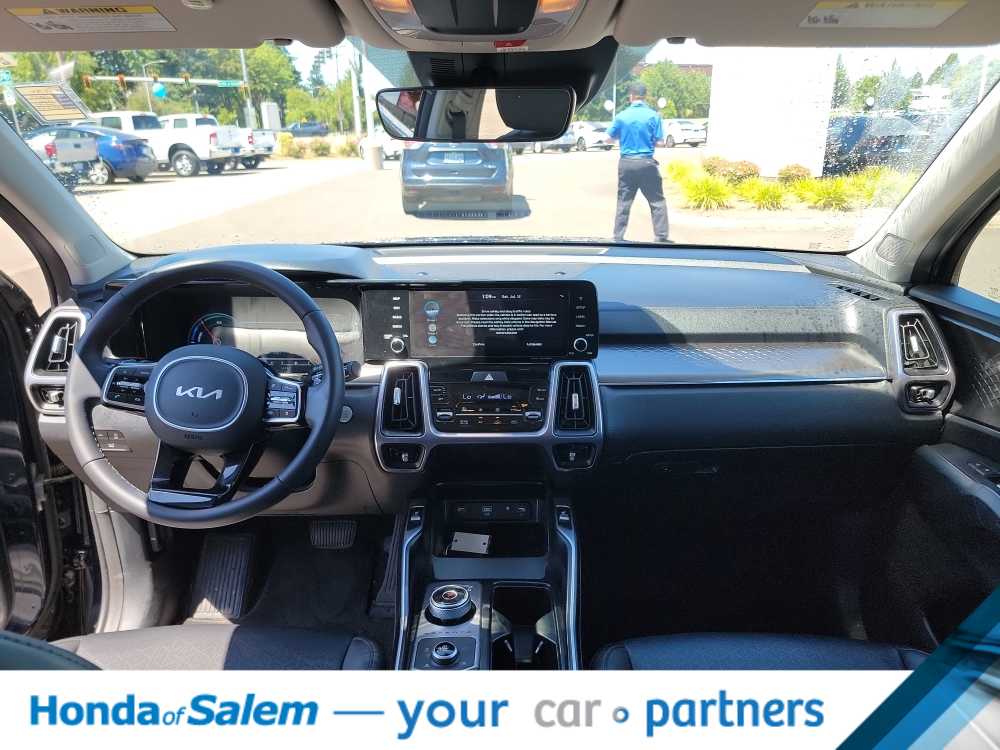 Thumbnail: 2023 Kia Sorento - 10