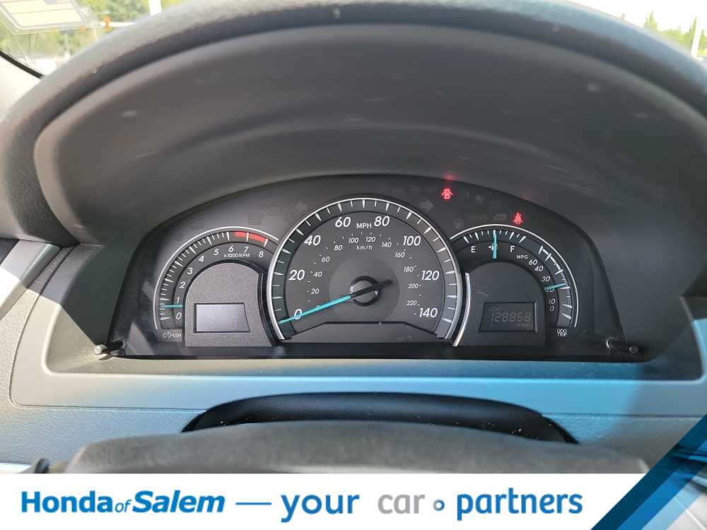 Thumbnail: 2012 Toyota Camry - 18