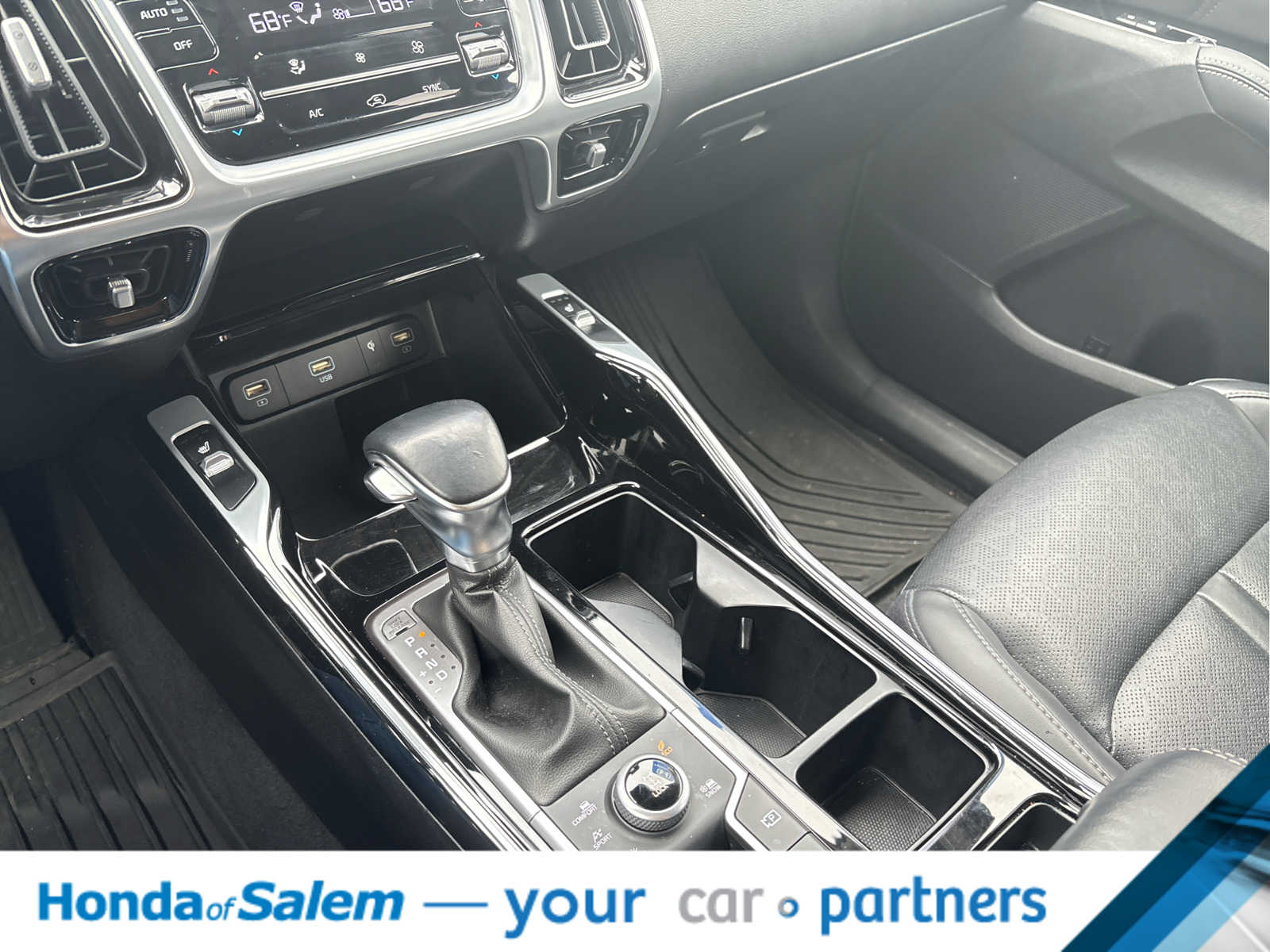 Thumbnail: 2021 Kia Sorento - 21