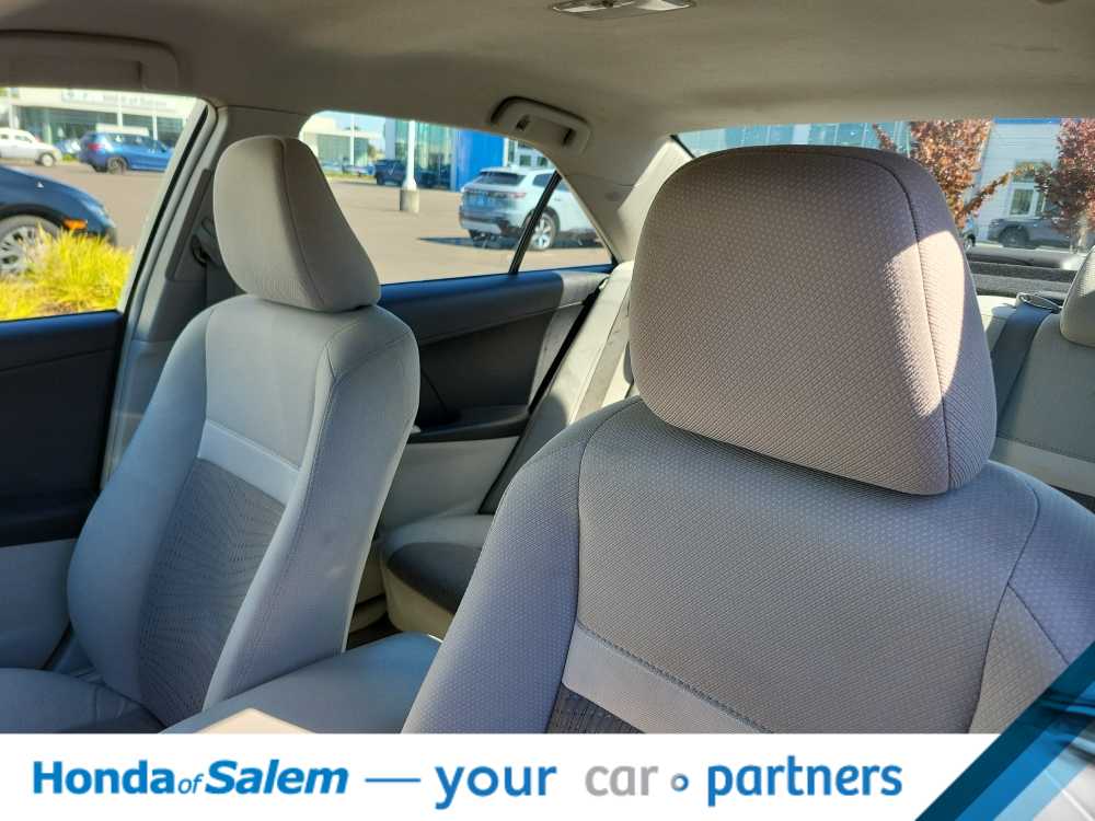 Thumbnail: 2012 Toyota Camry - 11