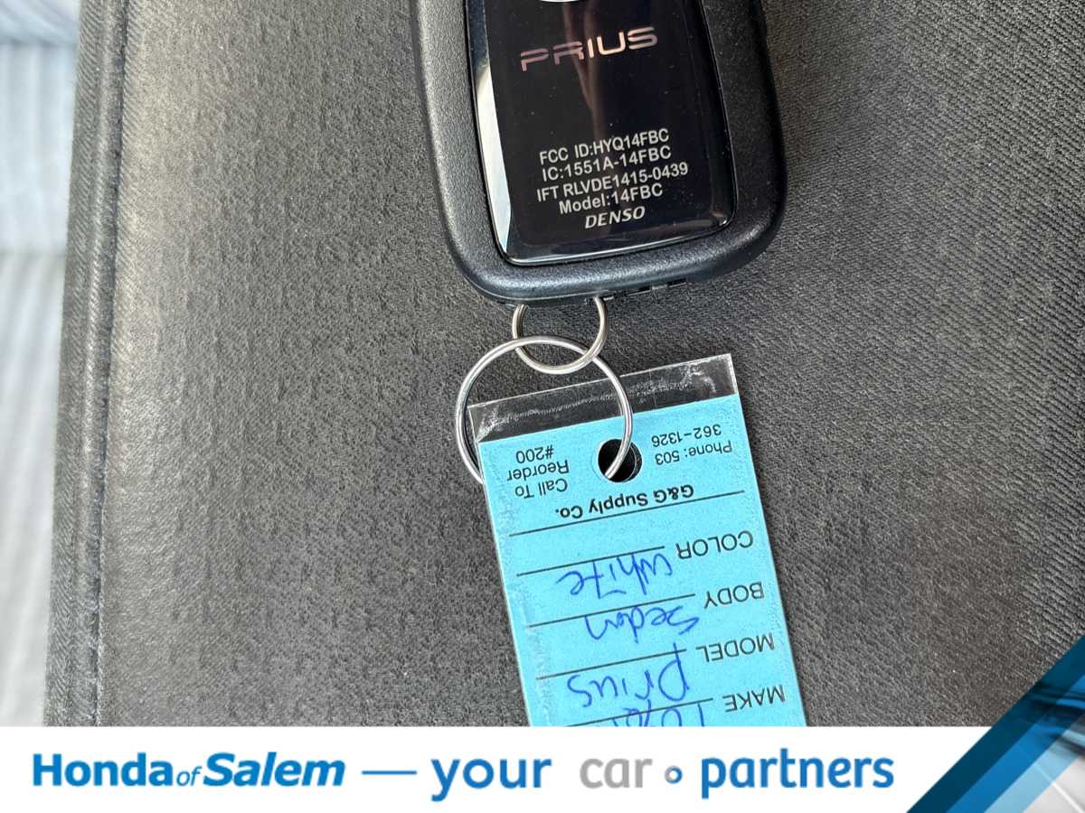 Thumbnail: 2016 Toyota Prius - 25