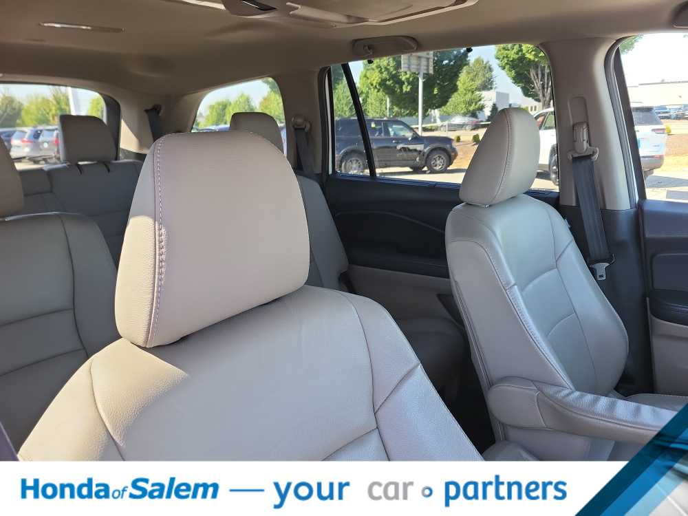 Thumbnail: 2019 Honda Pilot - 14