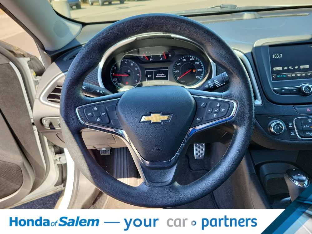 Thumbnail: 2016 Chevrolet Malibu - 15