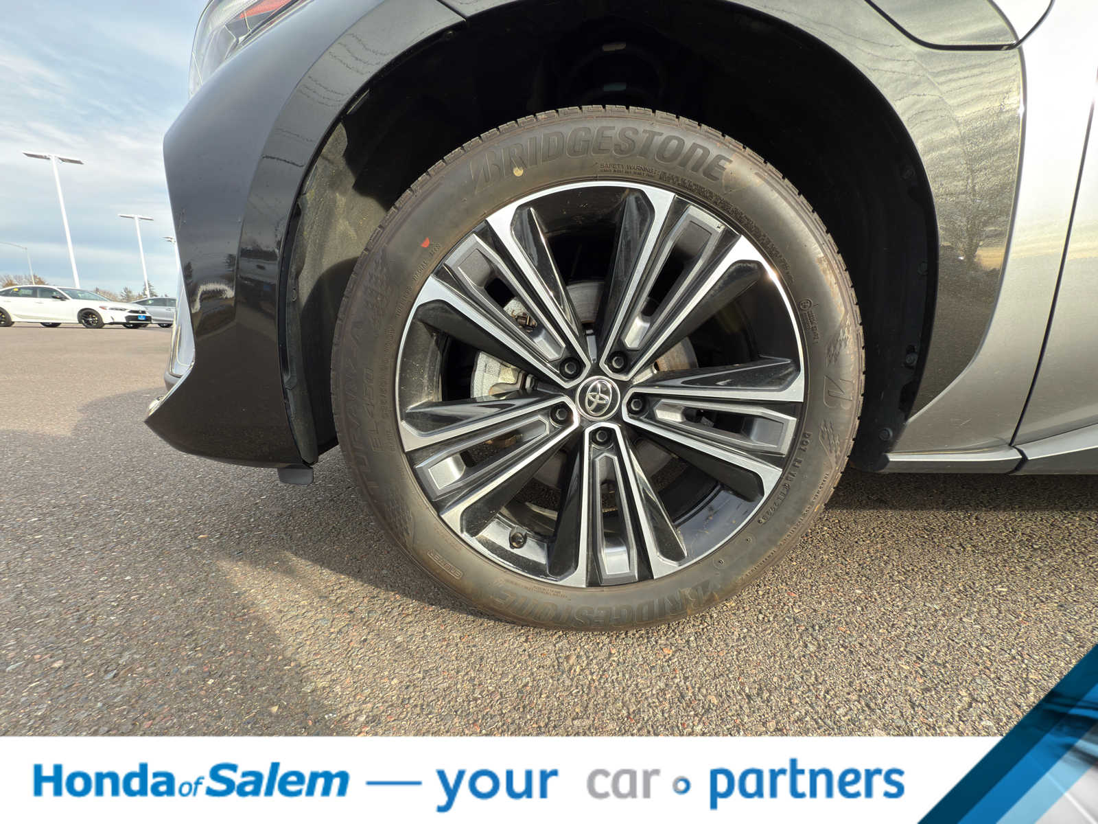 Thumbnail: 2023 Toyota bZ4X - 11