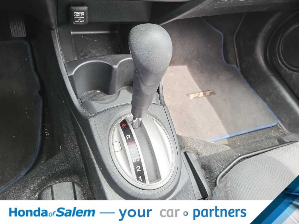 2013 Honda Fit Base 17