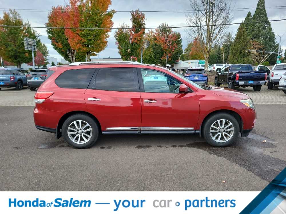Thumbnail: 2013 Nissan Pathfinder - 23