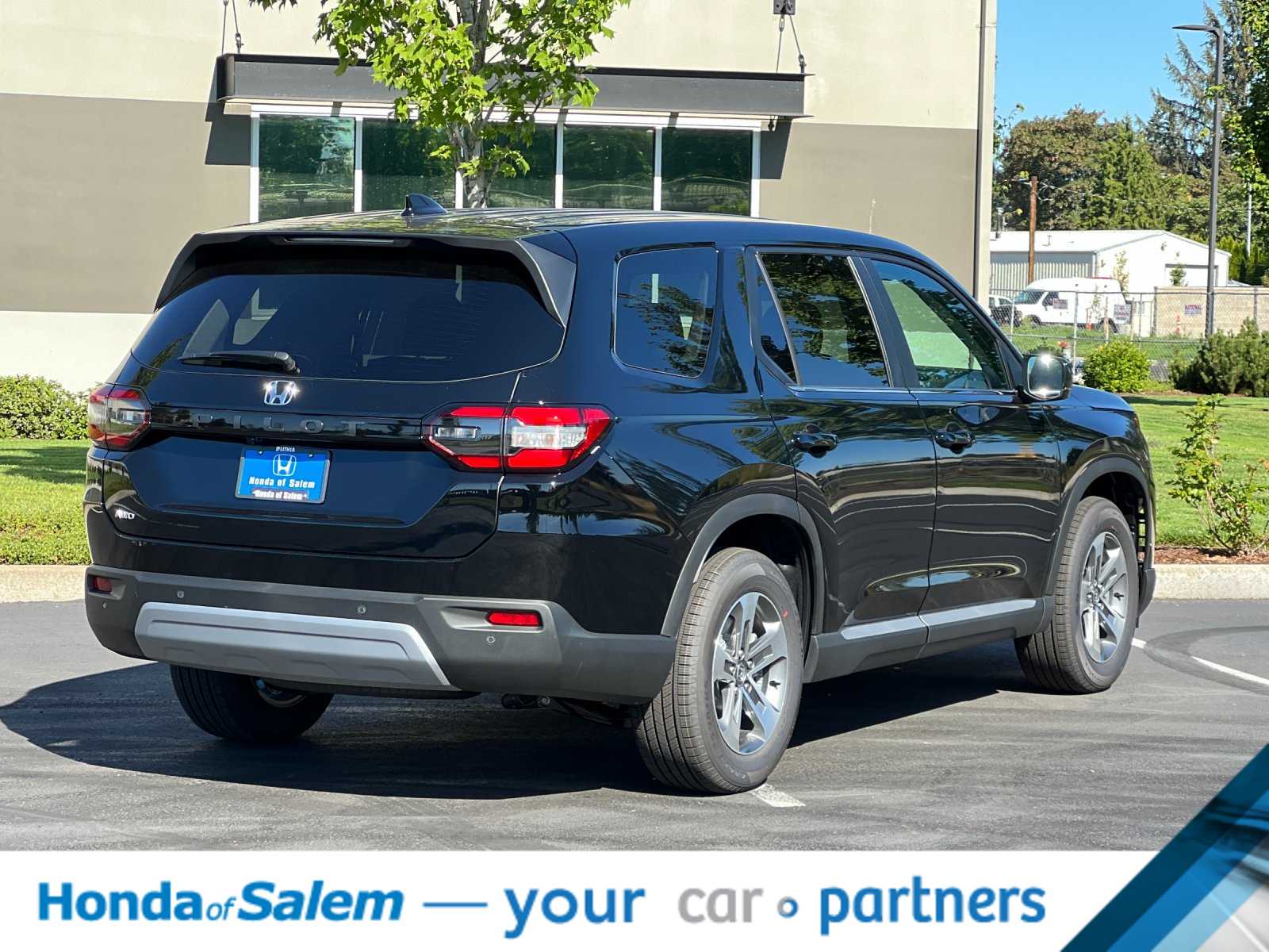 Thumbnail: 2025 Honda Pilot - 2