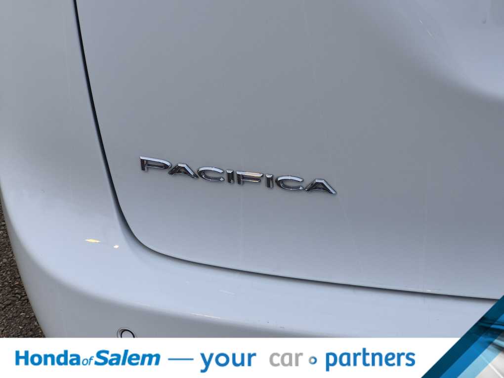 Thumbnail: 2024 Chrysler Pacifica - 7