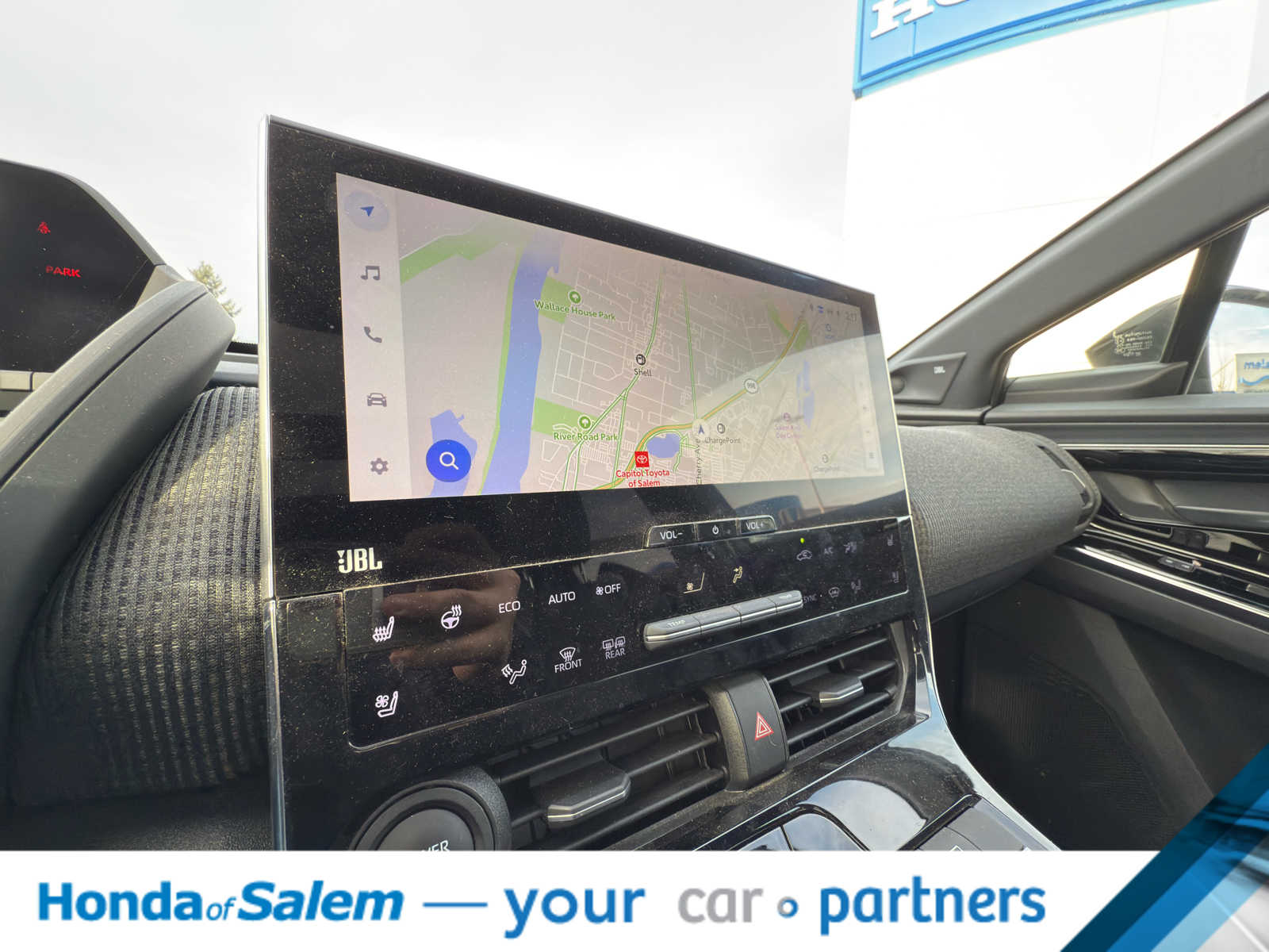 Thumbnail: 2023 Toyota bZ4X - 18