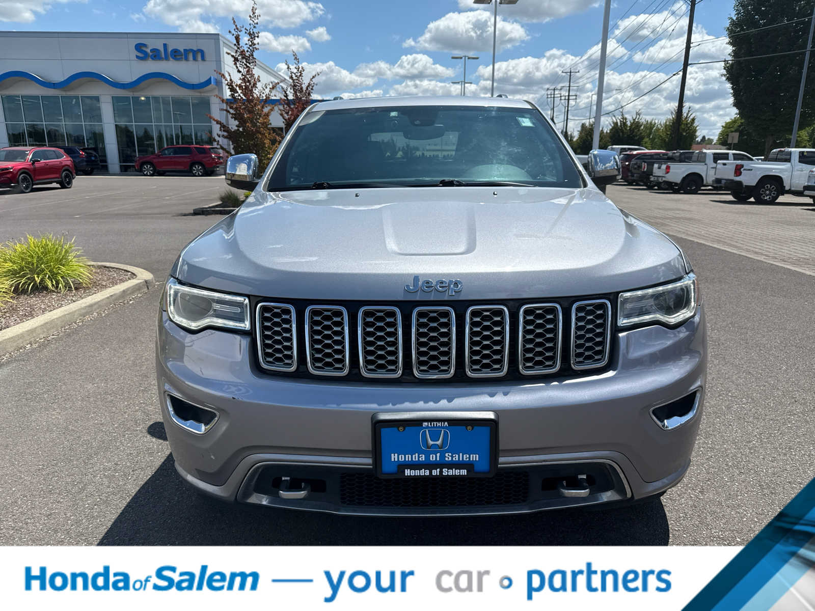 Thumbnail: 2017 Jeep Grand Cherokee - 9