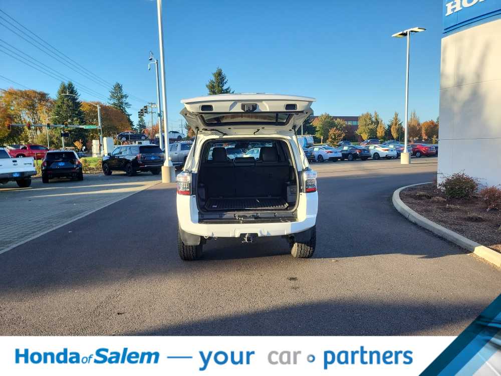 Thumbnail: 2021 Toyota 4Runner - 19