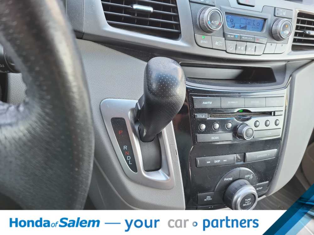 Thumbnail: 2012 Honda Odyssey - 17