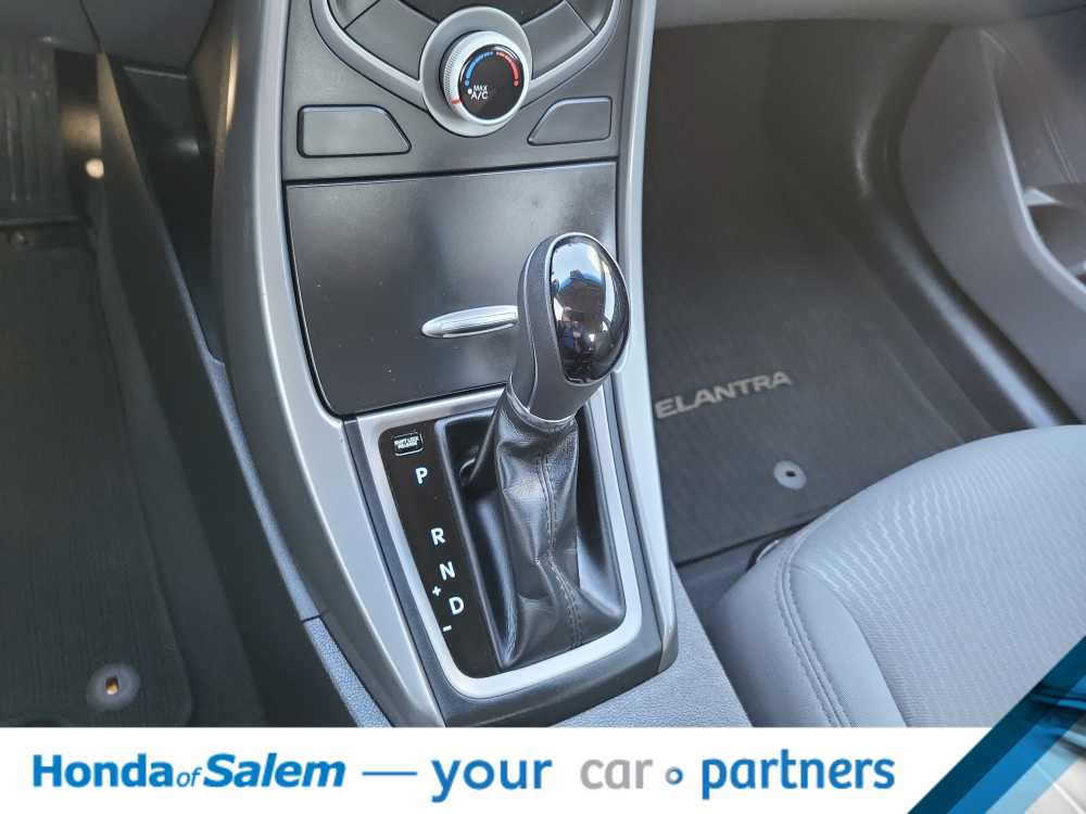 Thumbnail: 2015 Hyundai Elantra - 17