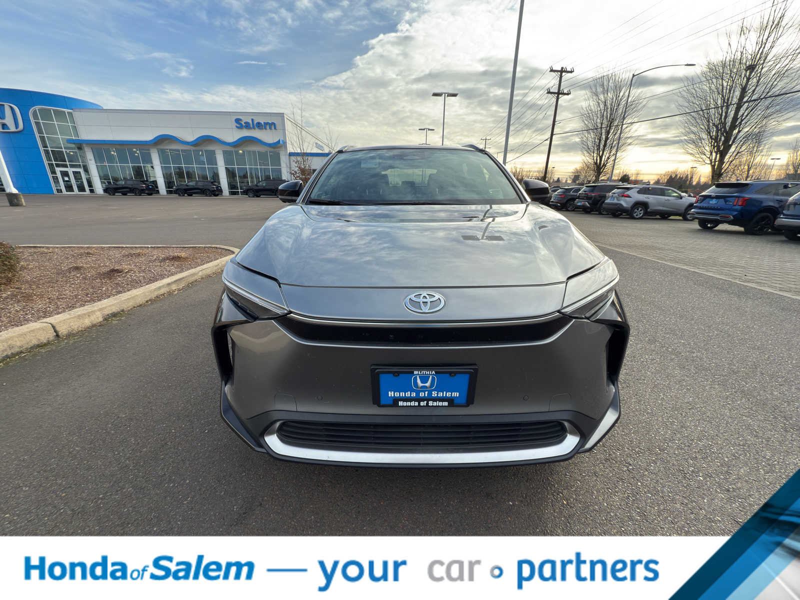 Thumbnail: 2023 Toyota bZ4X - 9