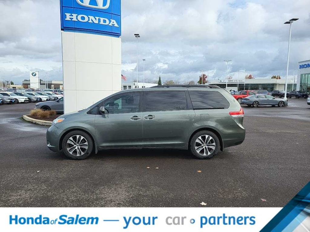 Used 2014 Toyota Sienna XLE 4WD Van