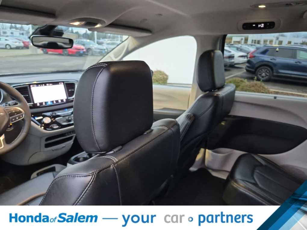 Thumbnail: 2024 Chrysler Pacifica - 12