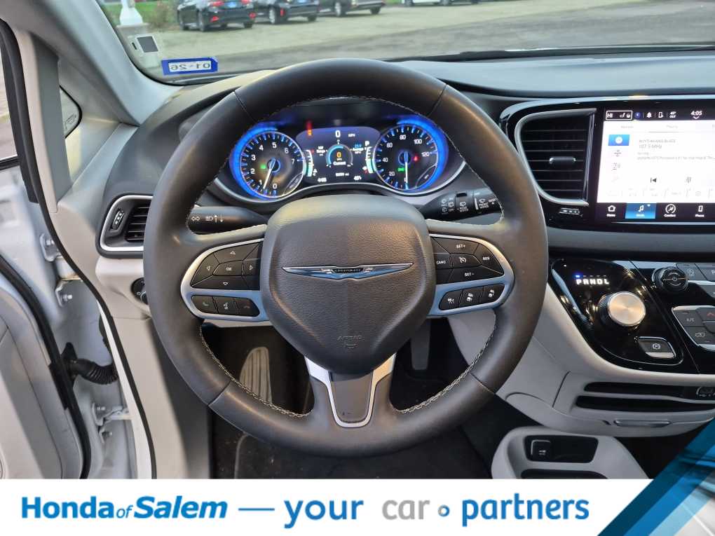 Thumbnail: 2024 Chrysler Pacifica - 15