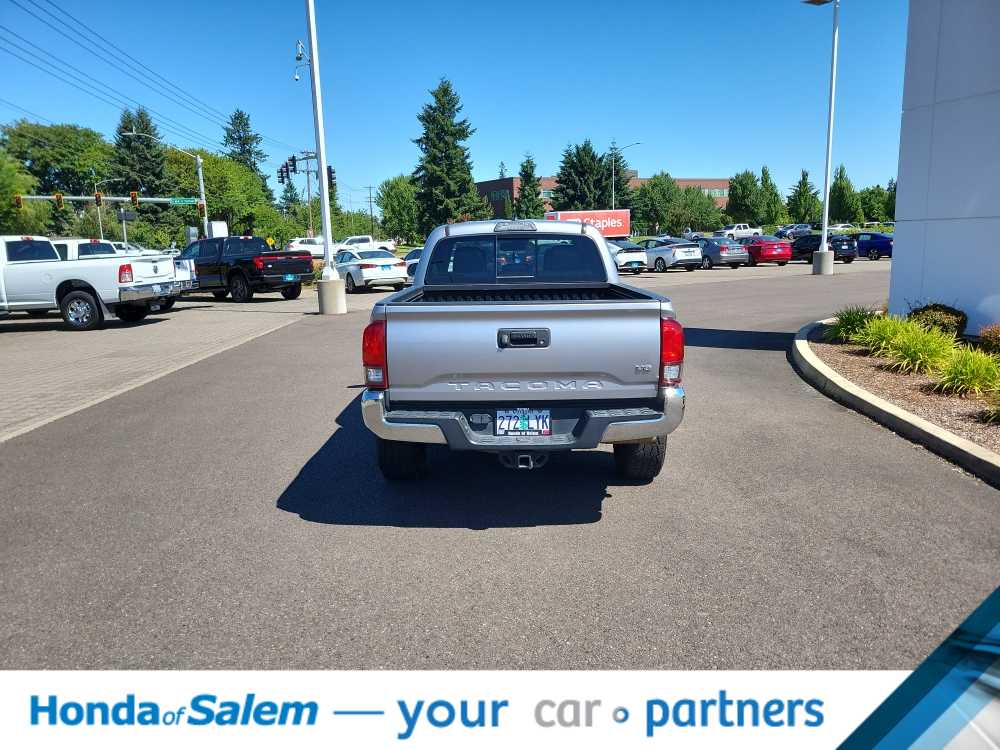 Thumbnail: 2019 Toyota Tacoma - 5