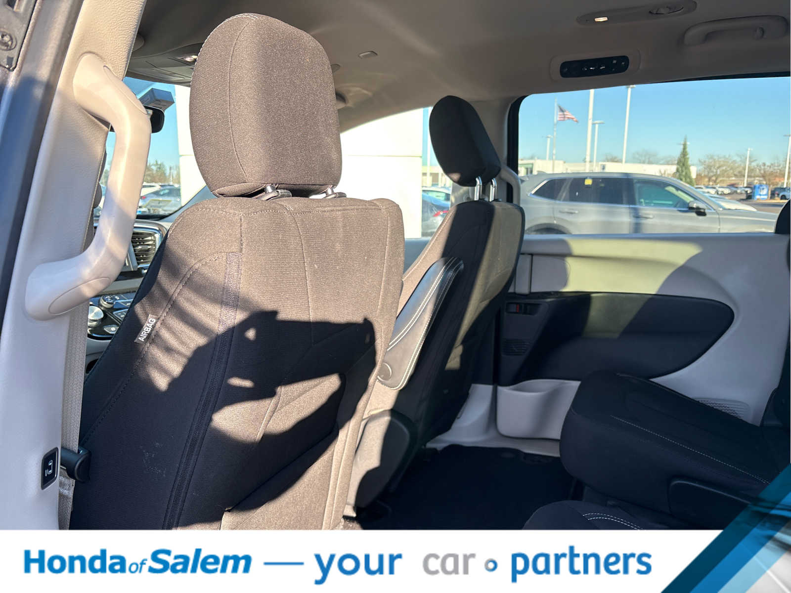 Thumbnail: 2023 Chrysler Voyager - 15