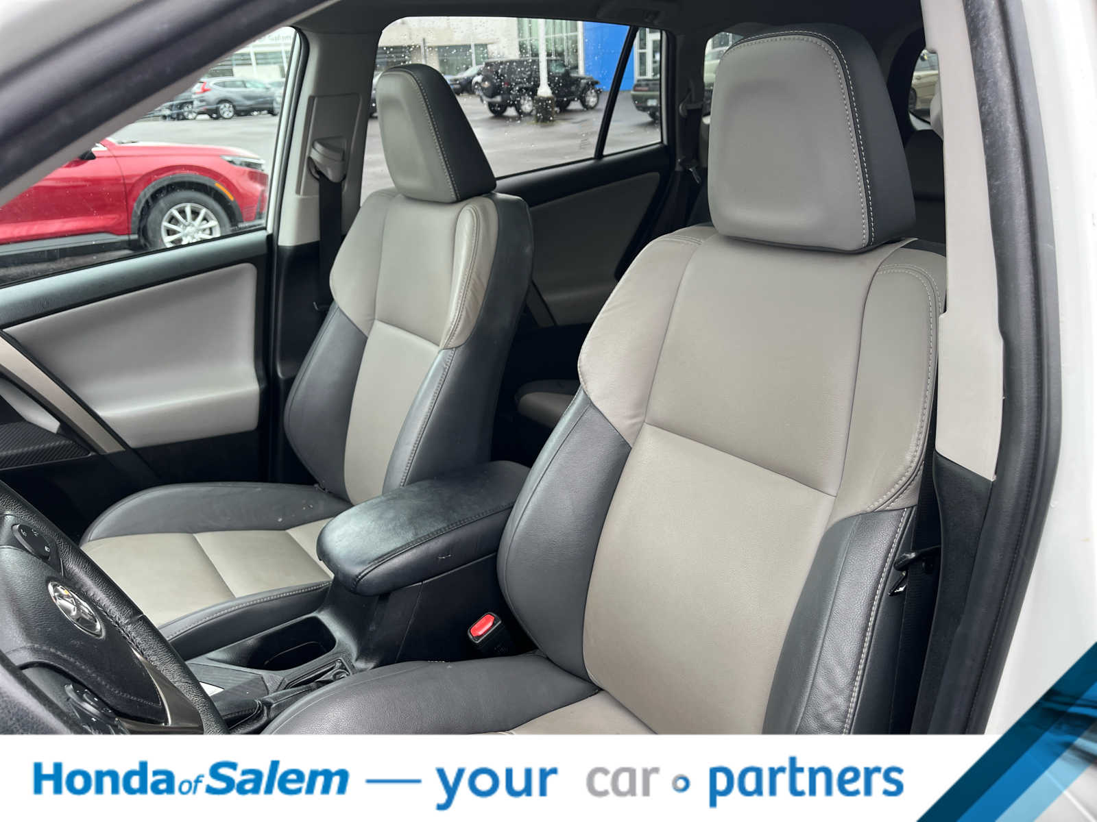 Thumbnail: 2015 Toyota RAV4 - 11