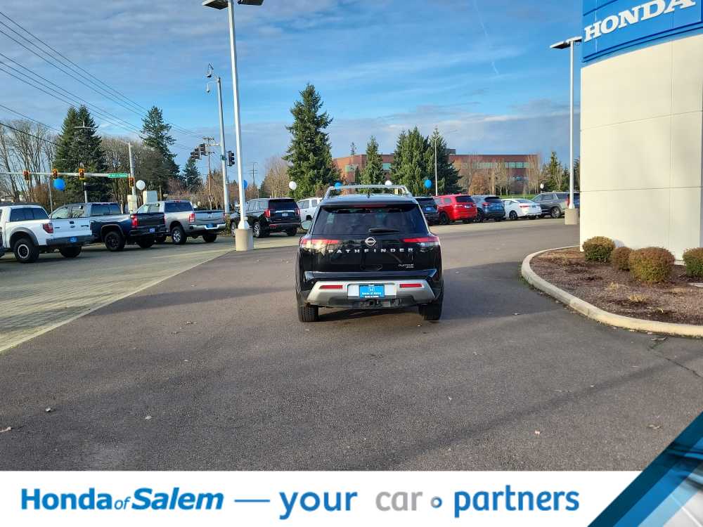 Thumbnail: 2022 Nissan Pathfinder - 5