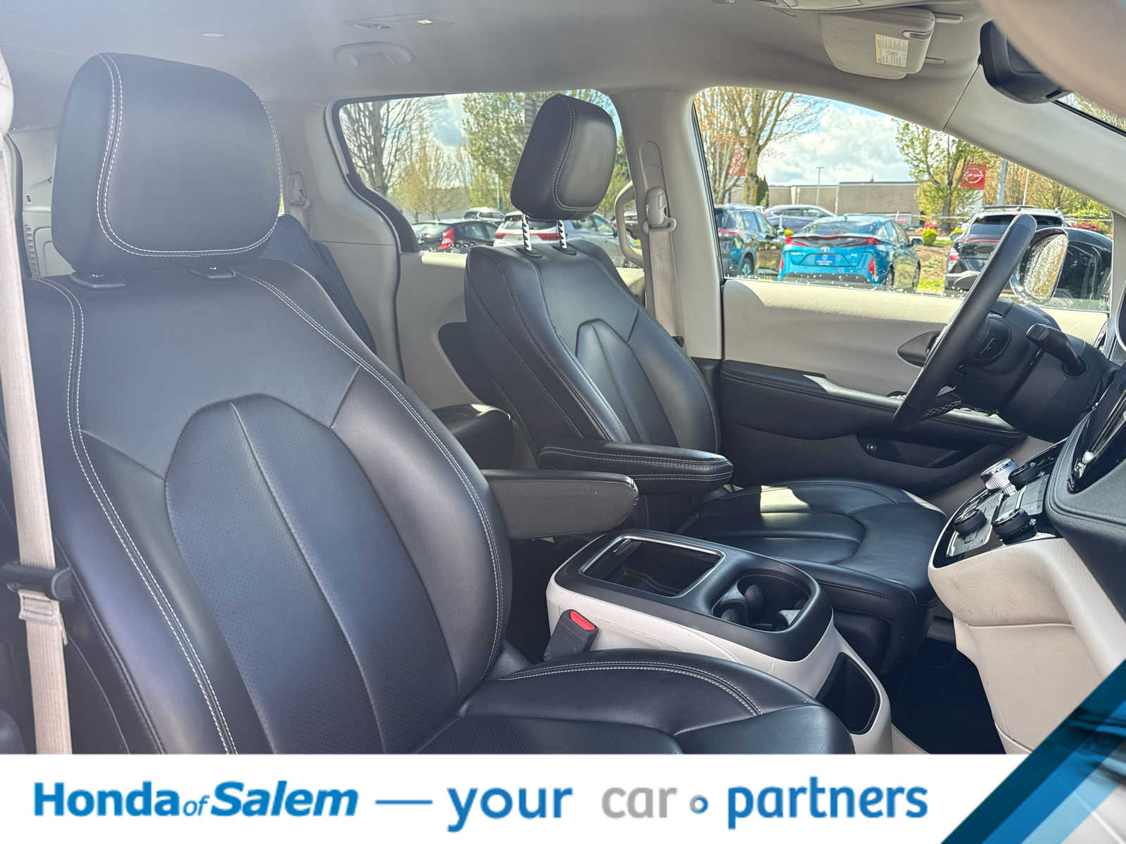 Thumbnail: 2024 Chrysler Pacifica - 11