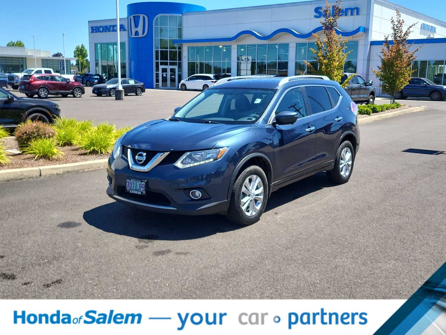 Thumbnail: 2016 Nissan Rogue - 1