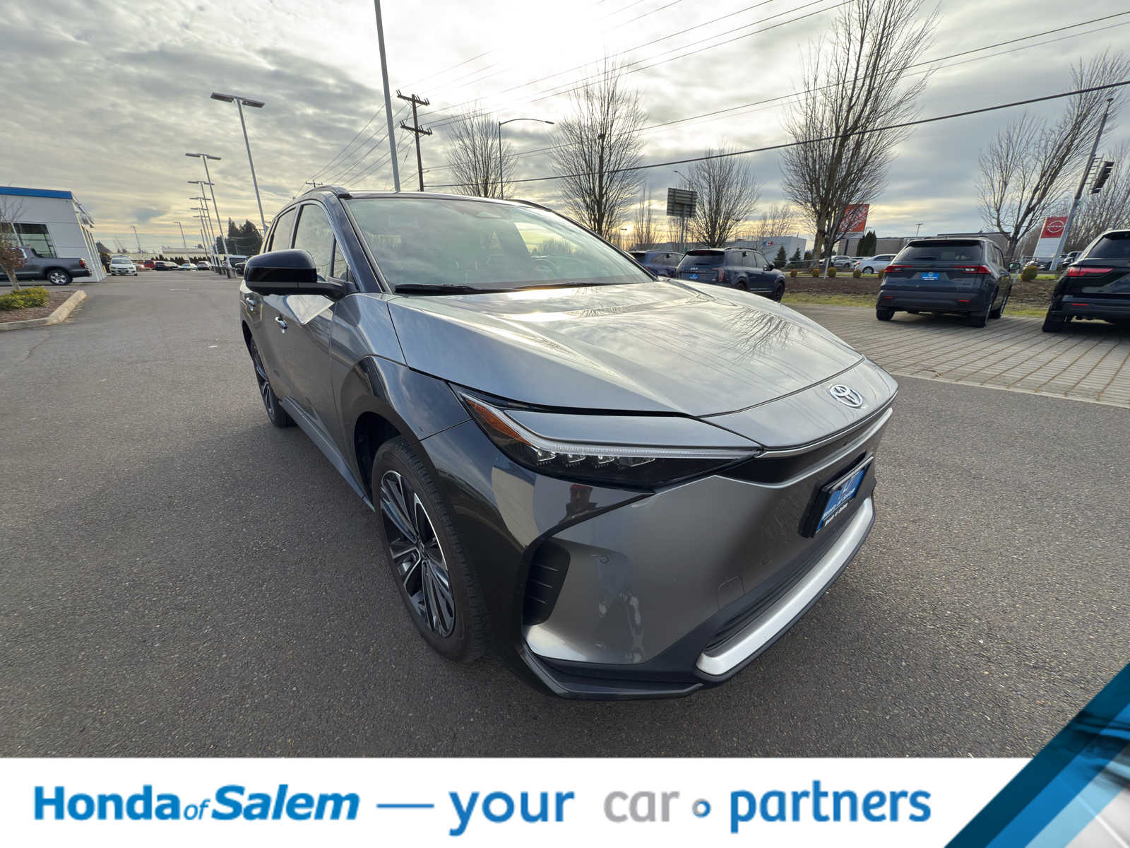 Thumbnail: 2023 Toyota bZ4X - 8