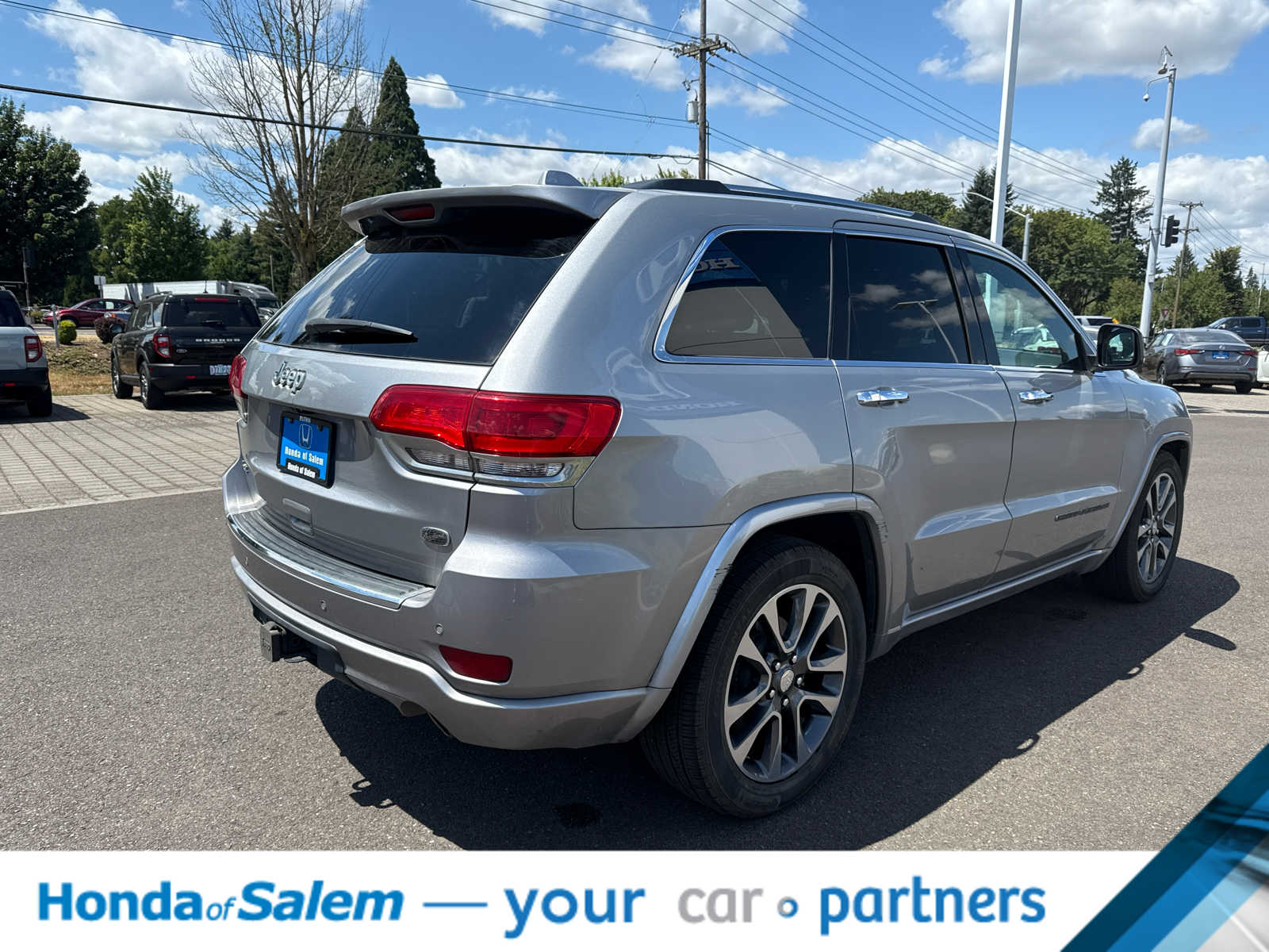 Thumbnail: 2017 Jeep Grand Cherokee - 6