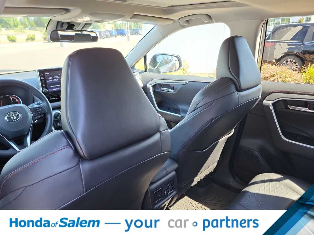 Thumbnail: 2022 Toyota RAV4 - 12