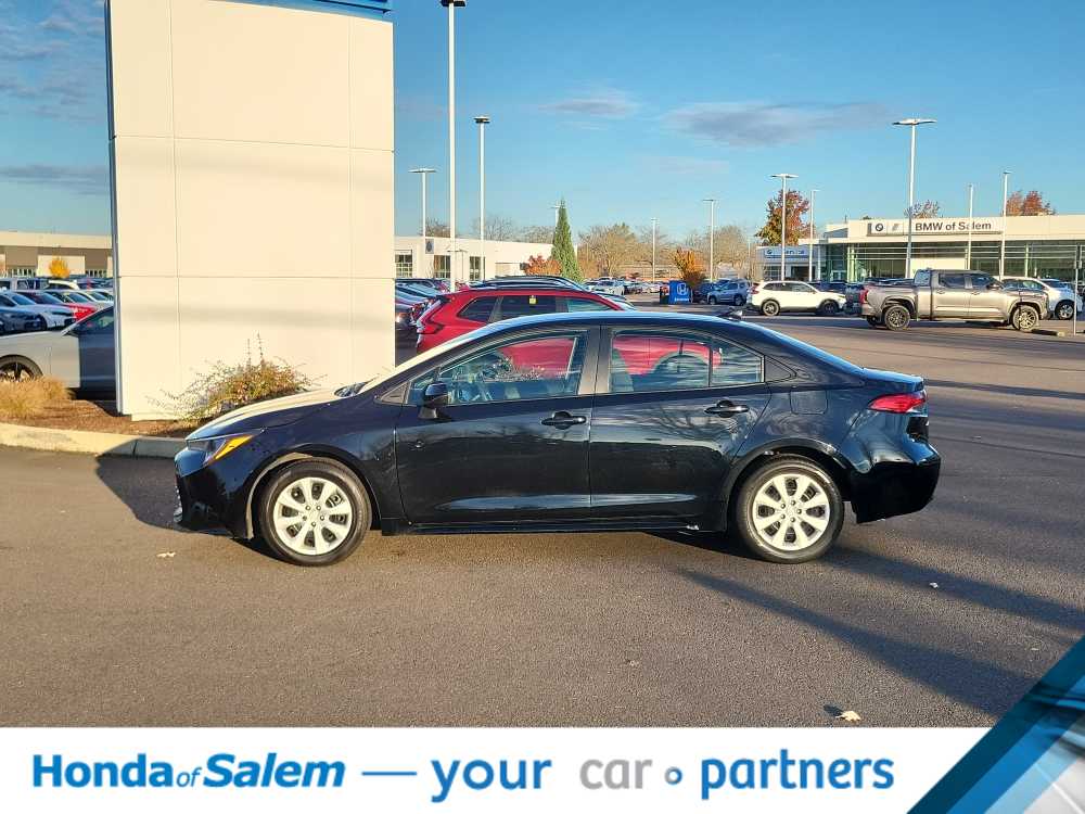 Thumbnail: 2023 Toyota Corolla - 3