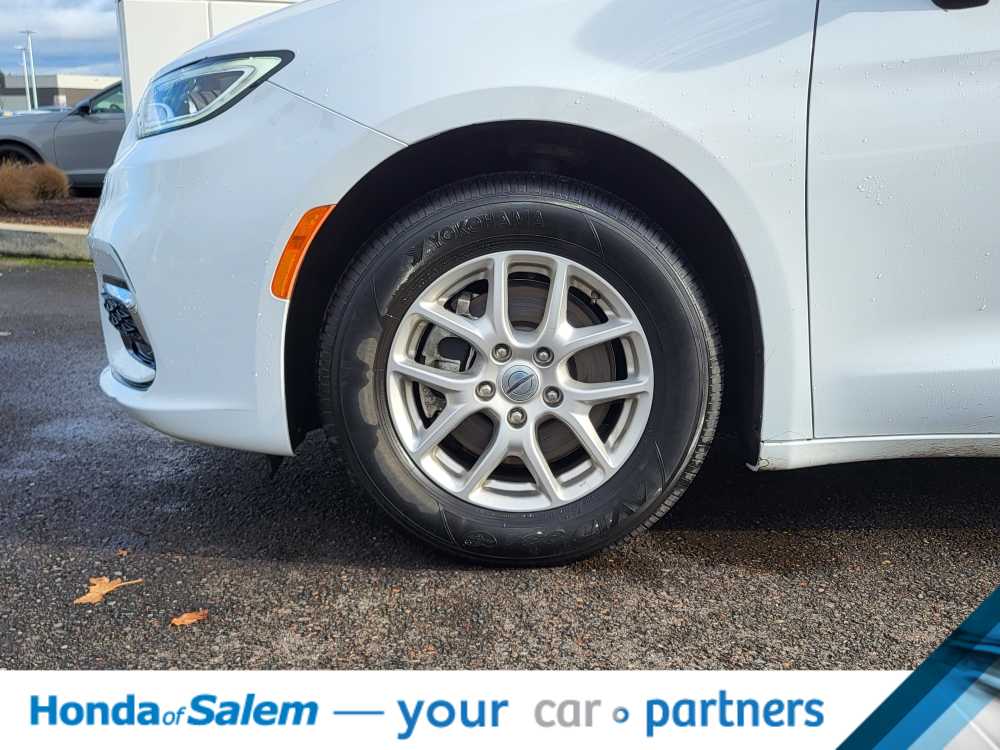 Thumbnail: 2024 Chrysler Pacifica - 8