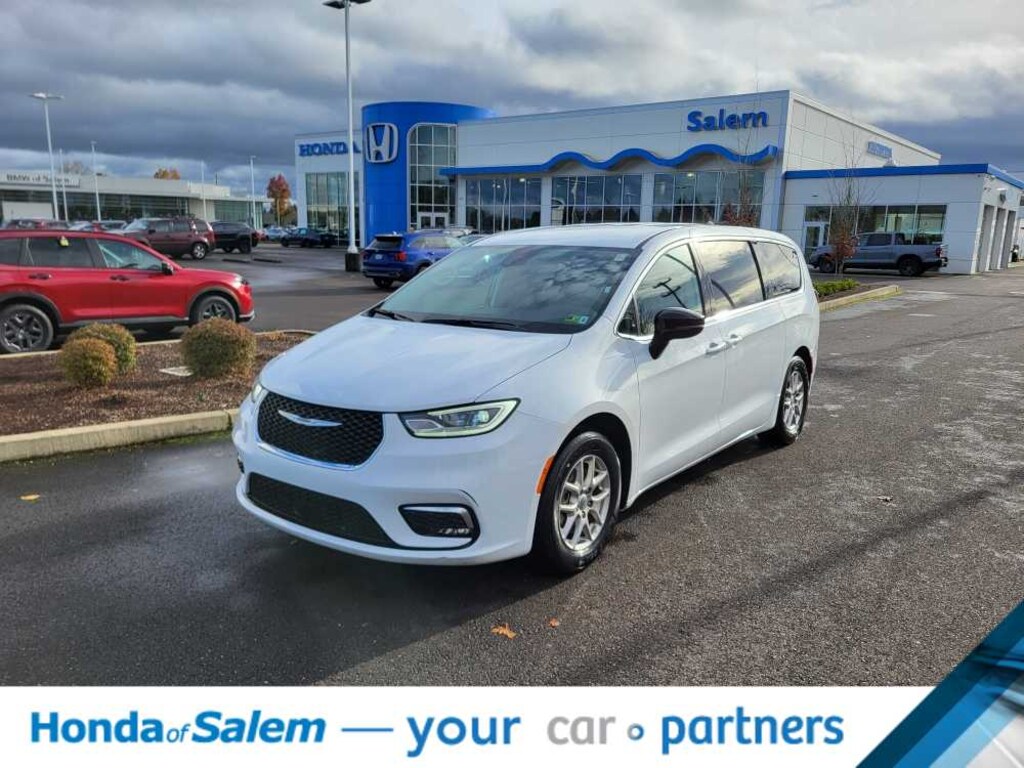 Used 2024 Chrysler Pacifica Touring L Van Passenger Van