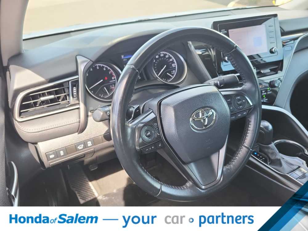 Used 2022 Toyota Camry SE with VIN 4T1G11AK6NU651601 for sale in Salem, OR