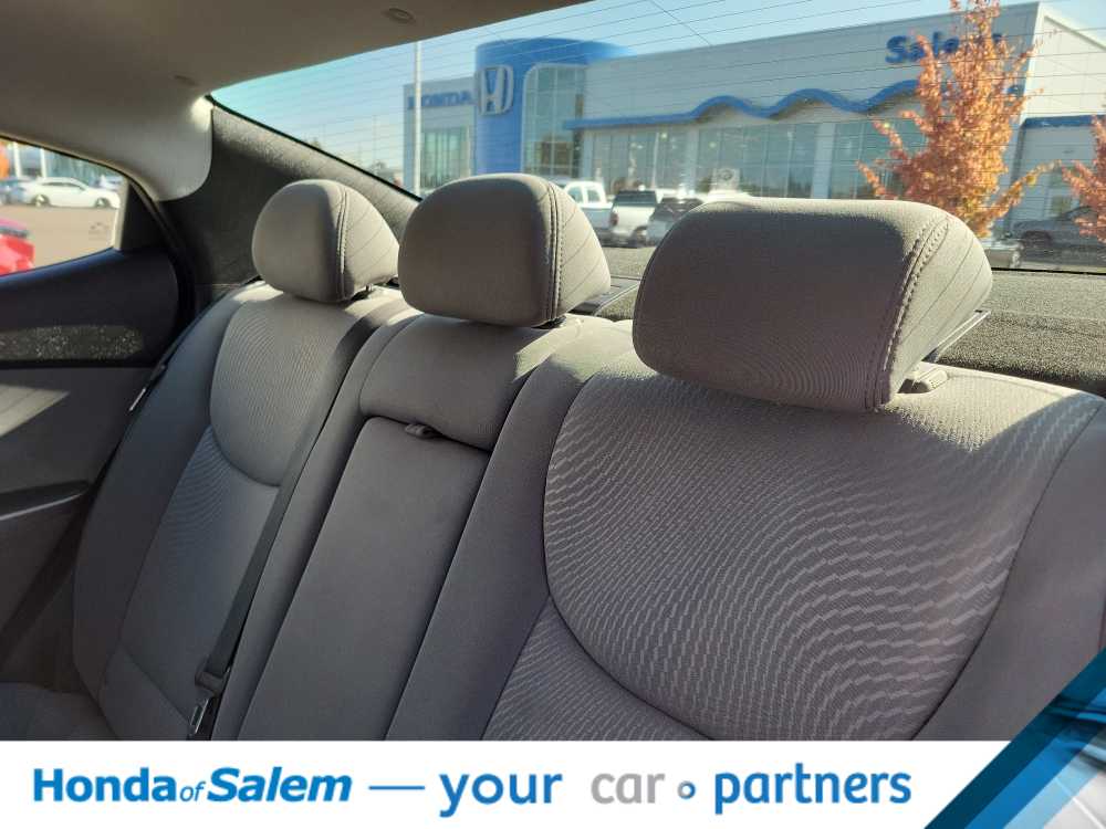 Thumbnail: 2015 Hyundai Elantra - 13