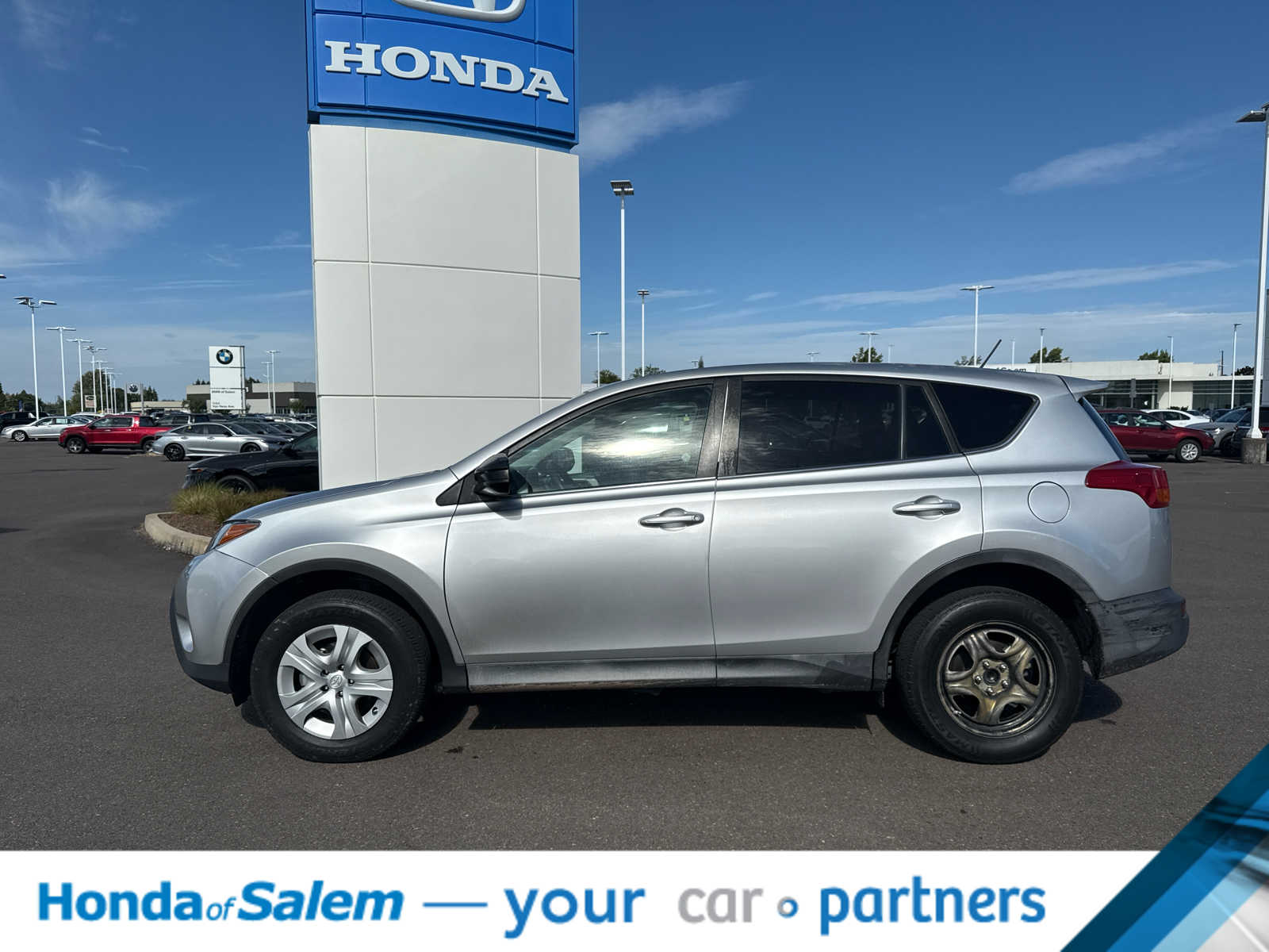 Thumbnail: 2015 Toyota RAV4 - 3
