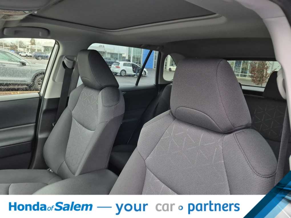 Thumbnail: 2025 Toyota RAV4 - 11