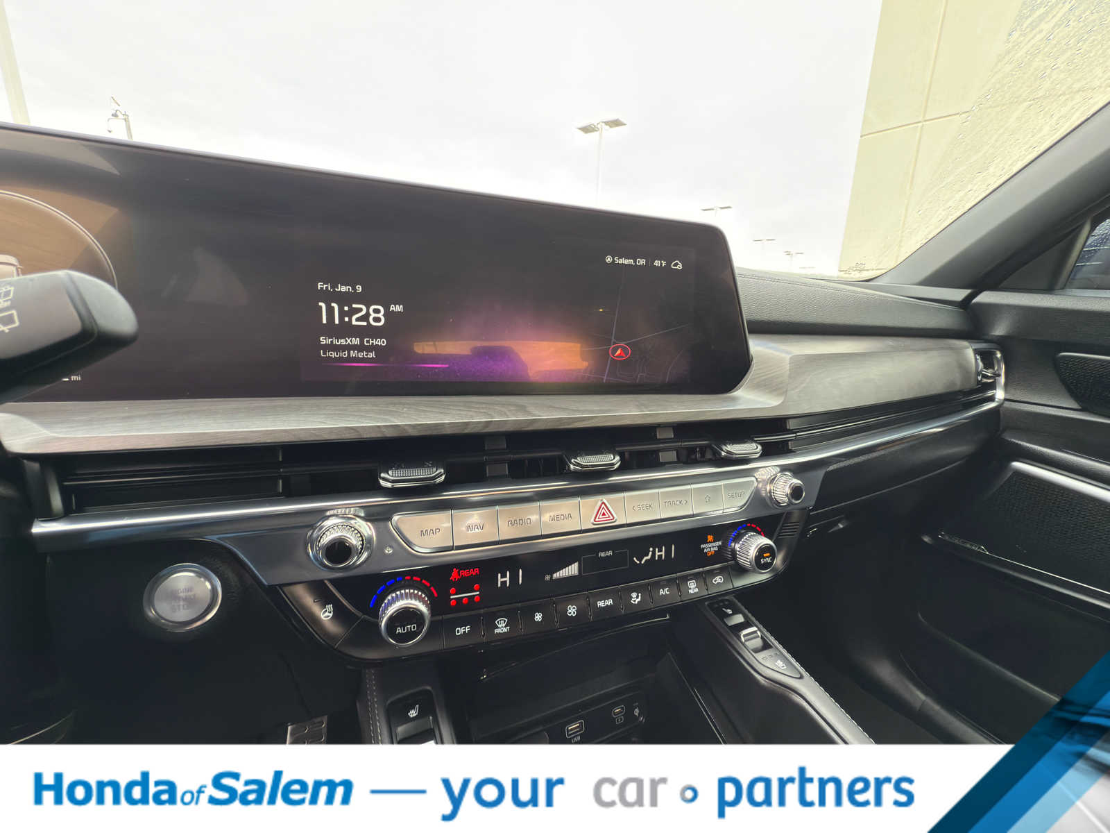 Thumbnail: 2023 Kia Telluride - 18