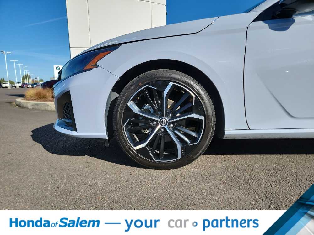 Thumbnail: 2023 Nissan Altima - 8