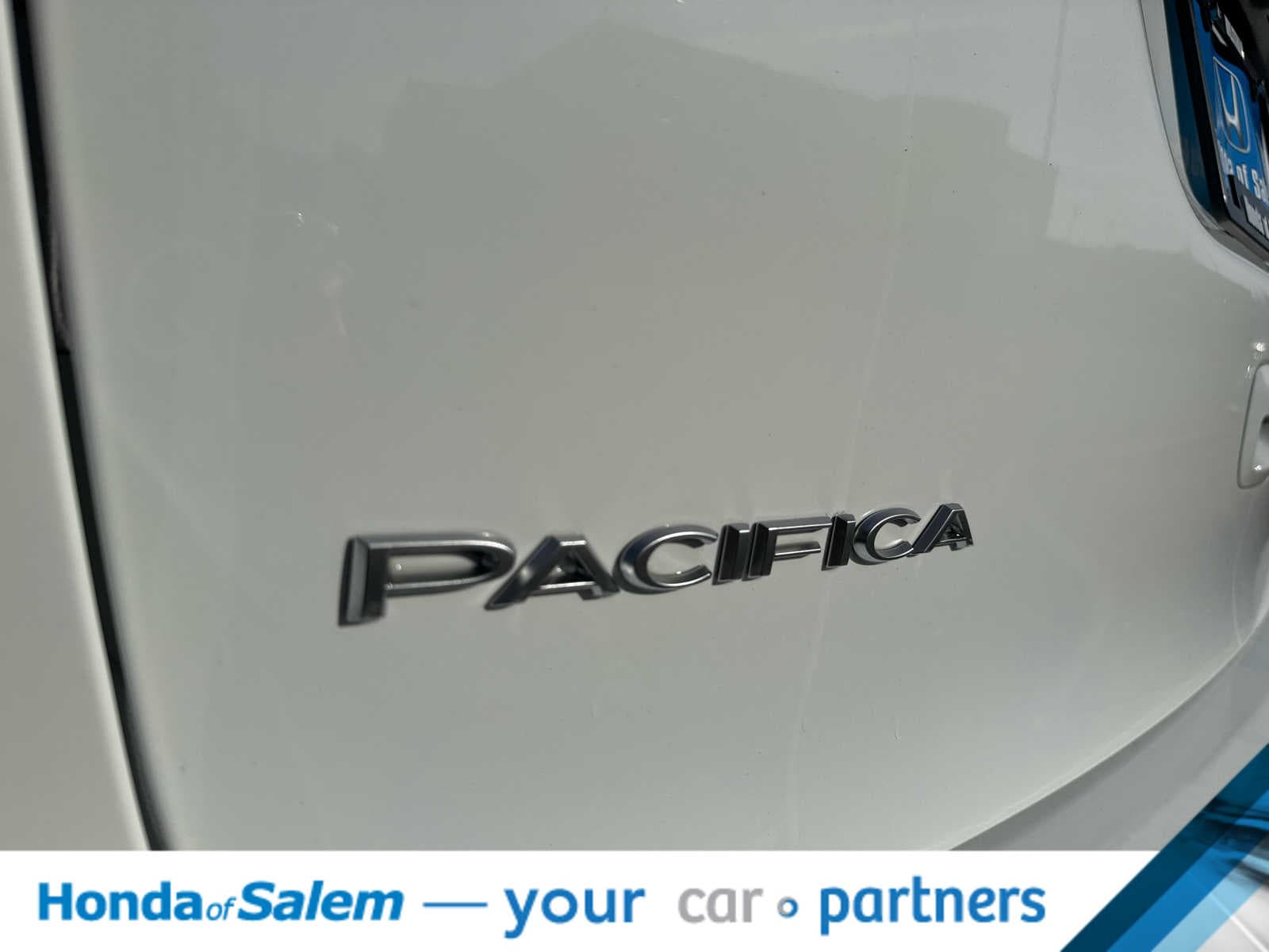 Thumbnail: 2022 Chrysler Pacifica - 7