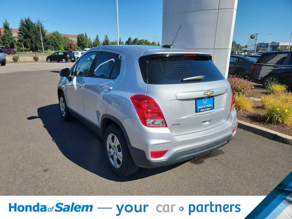 2017 Chevrolet Trax LS photo 4