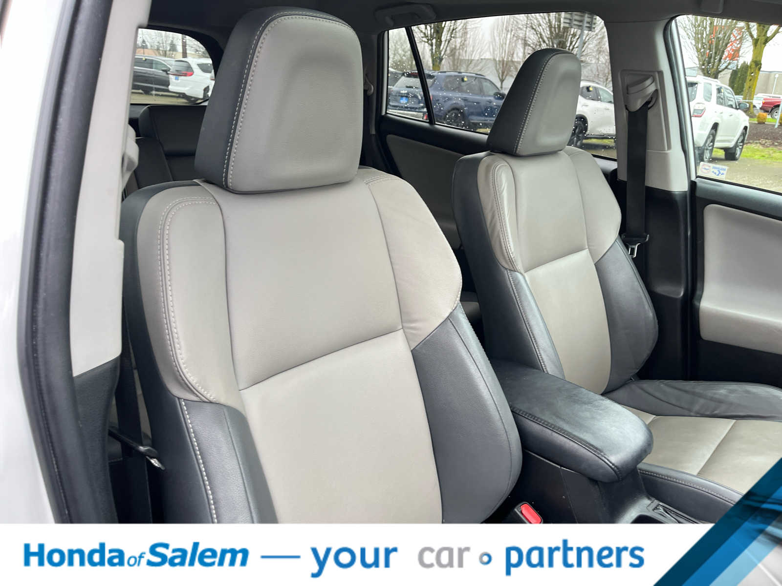 Thumbnail: 2015 Toyota RAV4 - 14